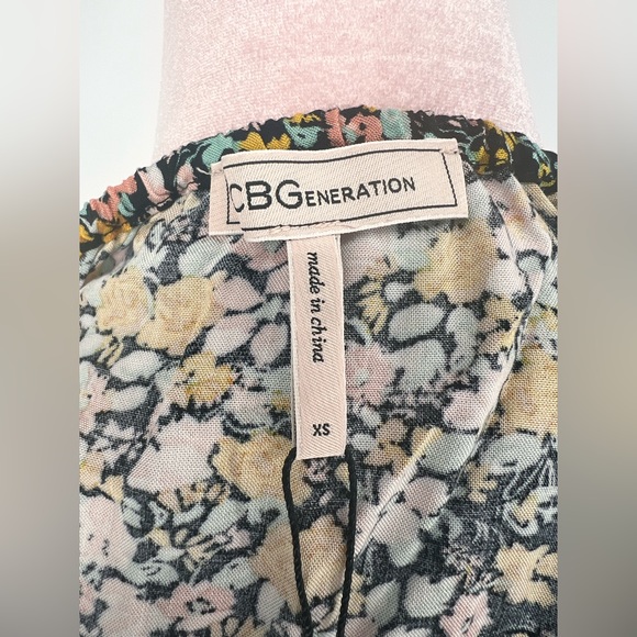 NWT BCBGeneration Floral Blouse - Picture 14 of 16